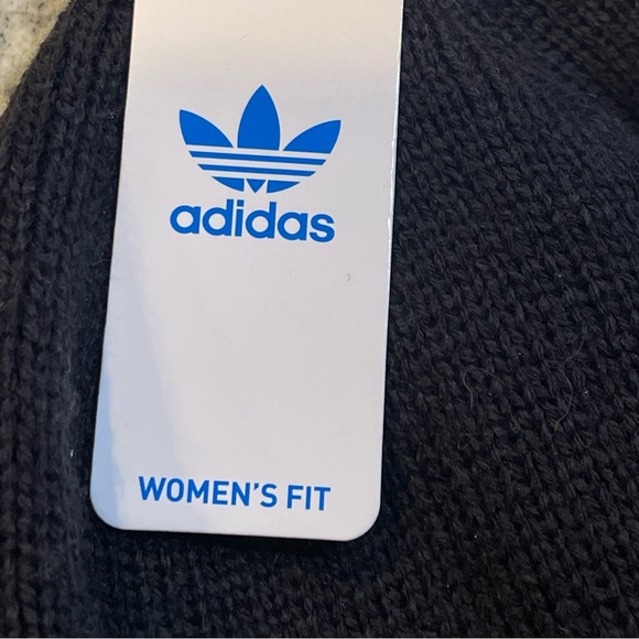 adidas Black Women’s Beanie Hat New - Picture 5 of 6